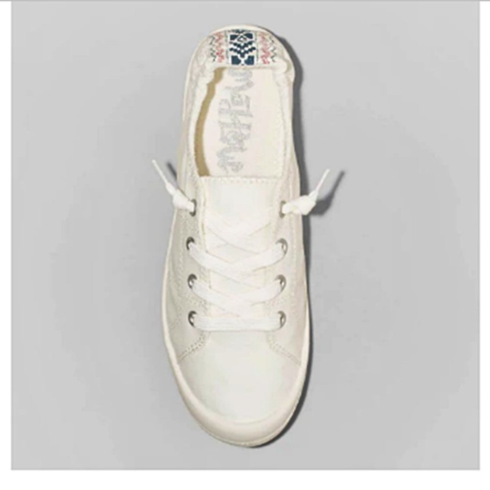 COPY - Women's Mad Love Lennie Sneakers Size 5w/White